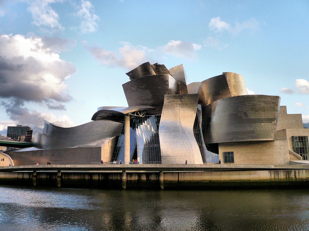 Frank Gehry: a metal cladding master - Sotech Optima
